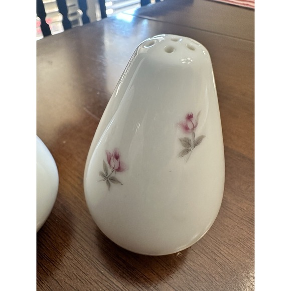 VTG Style House Salt & Pepper Shakers Fine China "Rosette" 3 1/2" Made In Japan - Picture 6 of 6